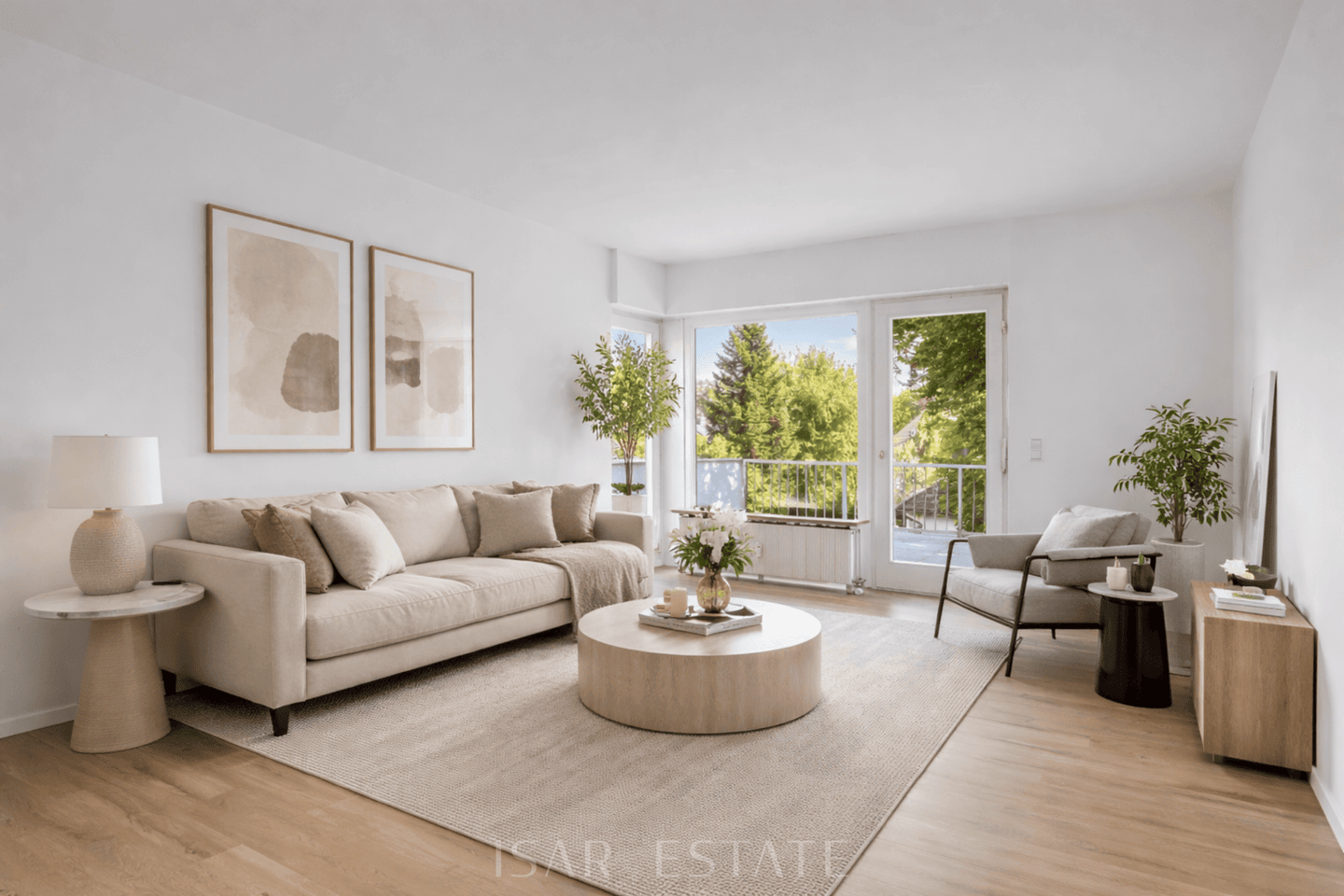 Toplage am Isarhochufer: Lichterfüllte, renovierte 2-Zimmer-Wohnung mit Dachterrasse – 81545 München – Bild 1 von 12