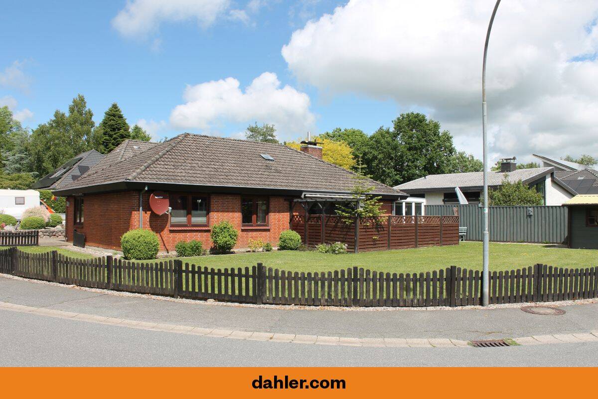 Gestaltungsfähiger Bungalow-Klassiker am ruhigen Ortsrand, 25821 Breklum