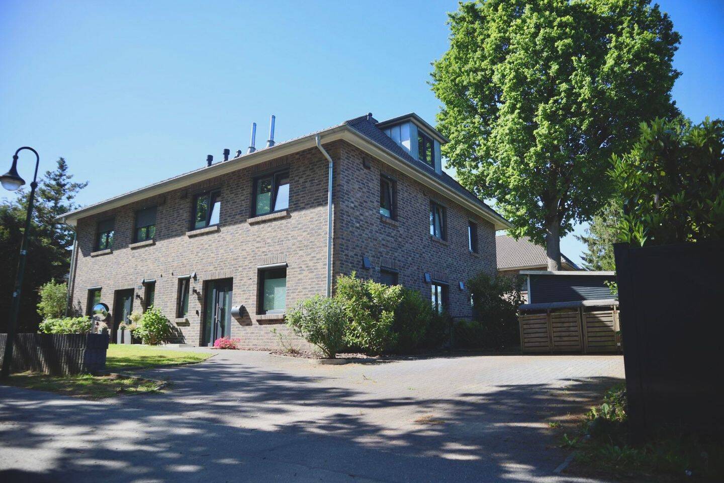 Provisionsfrei für den Käufer, 7-Zimmer-Neubau (2019) Doppelhaushälfte mit 2 Stellplätzen und Garten, 22927 Großhansdorf