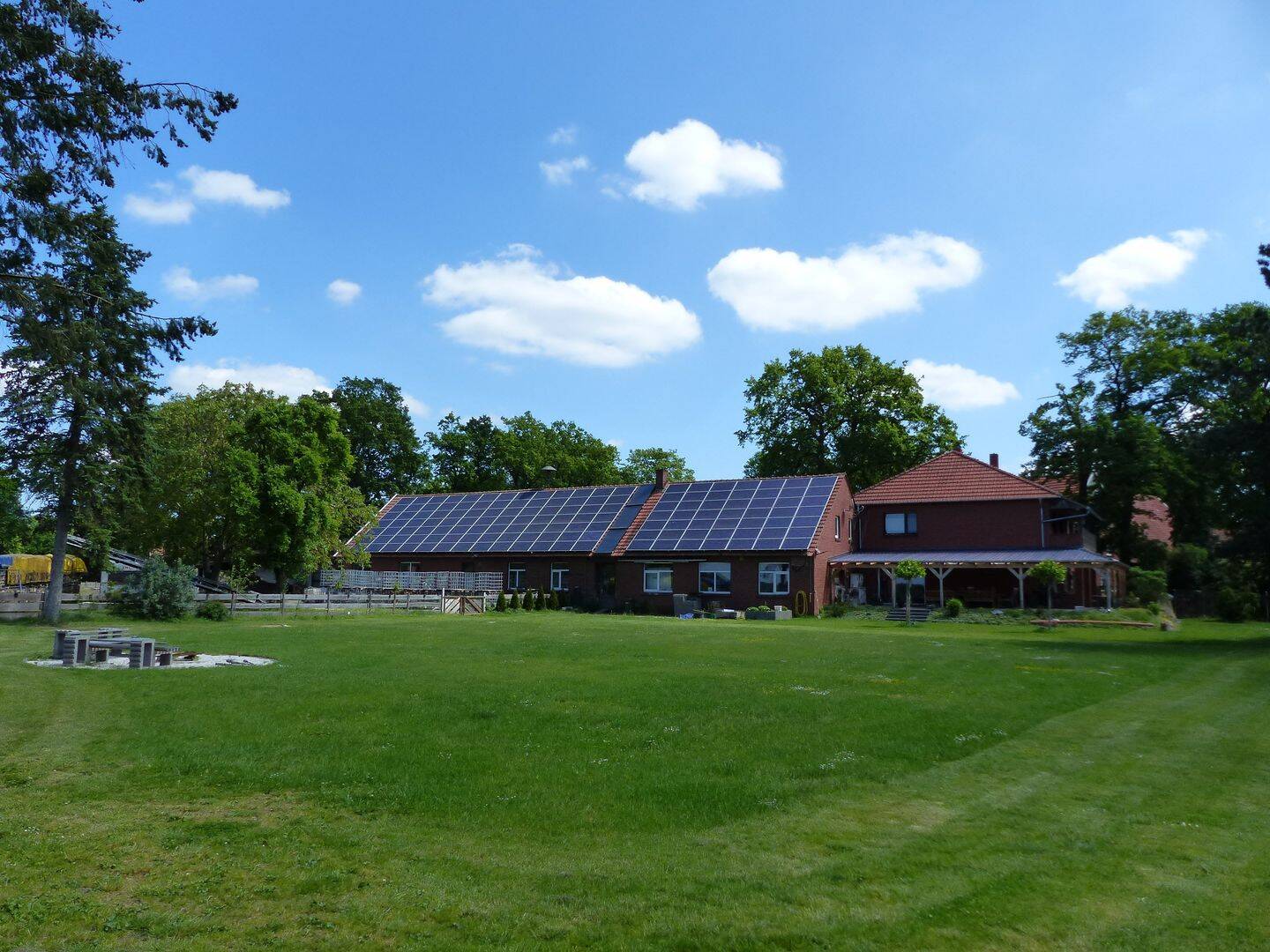Großzügiges Wohnhaus mit Werkstatt, Hallen und vielfältigen Nutzungsmöglichkeiten in Außenlage!, 49626 Bippen