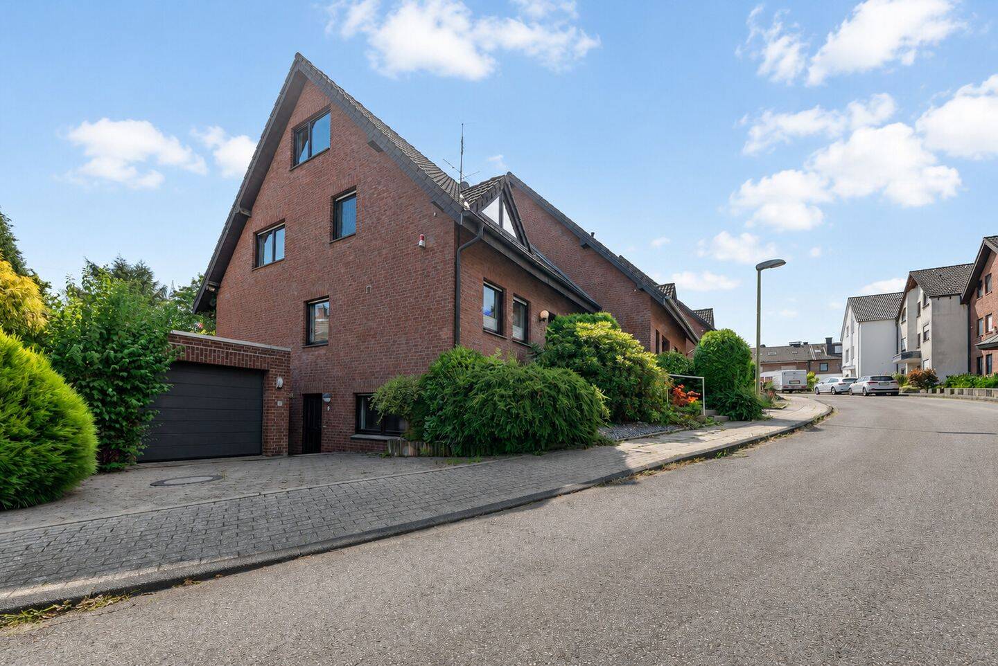Das perfekte Raumwunder: Ihr neues Familienparadies mit Einliegerwohnung, 45279 Essen (Freisenbruch Horst)
