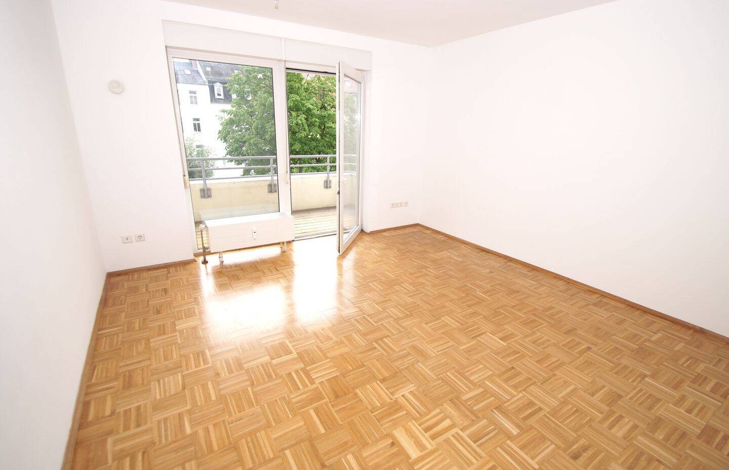 Zukunftssicher wohnen oder investieren: 3-Zi.-ETW in Citynähe mit Aufzug, Balkon & TG, 4275 Leipzig (Marienbrunn Südvorstadt)