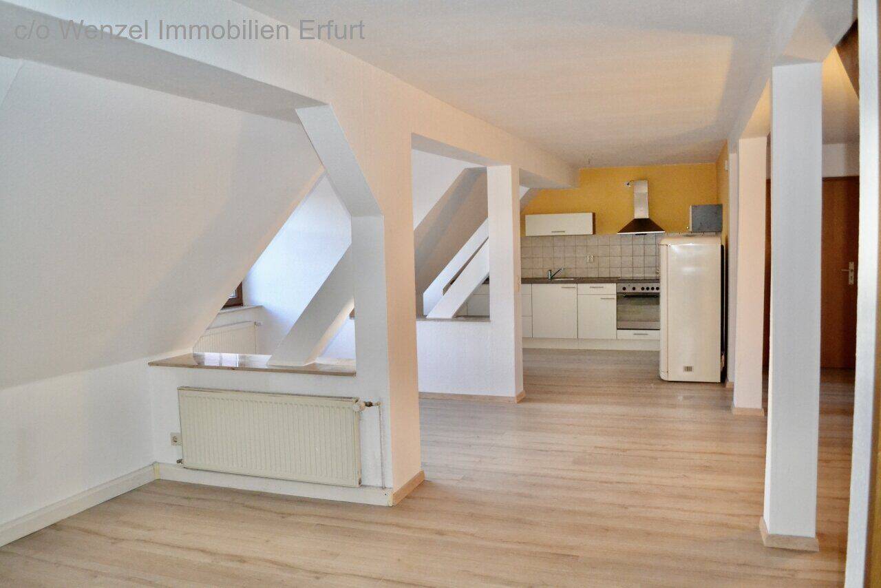 Schöne Drei-Zimmer-Maisonette – EBK & Stellplatz inklusive!, 99628 Buttstädt