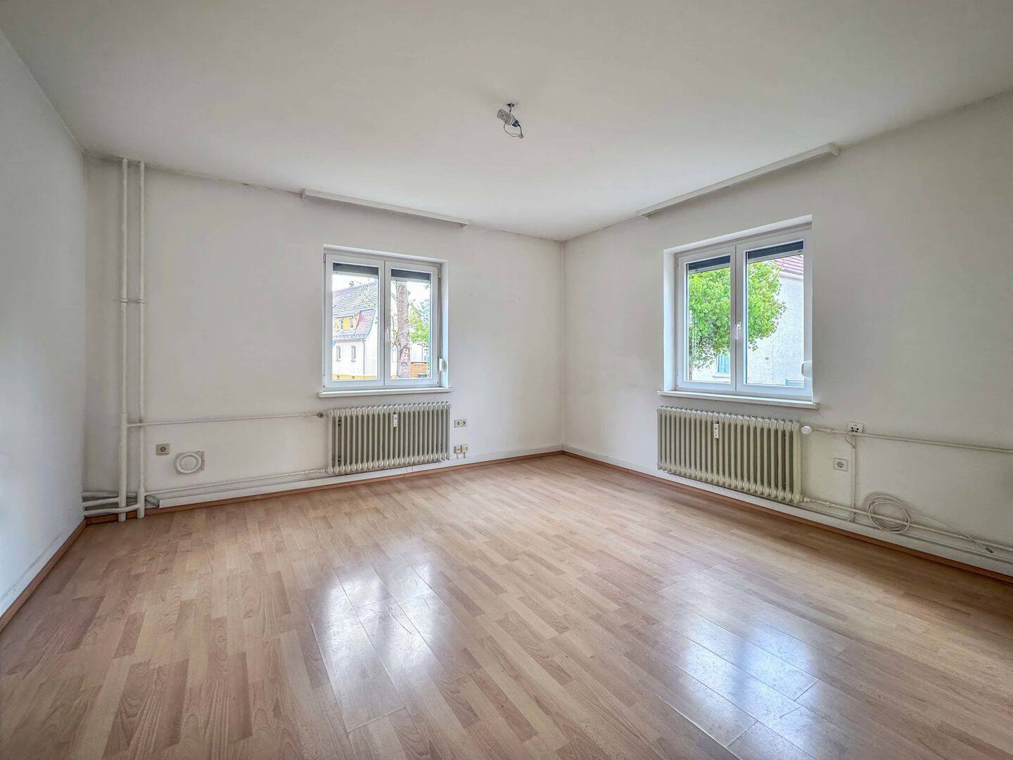 Günstige 4-Zimmer-Altbau-Wohnung OHNE BALKON in der Vorstadt, 72622 Nürtingen