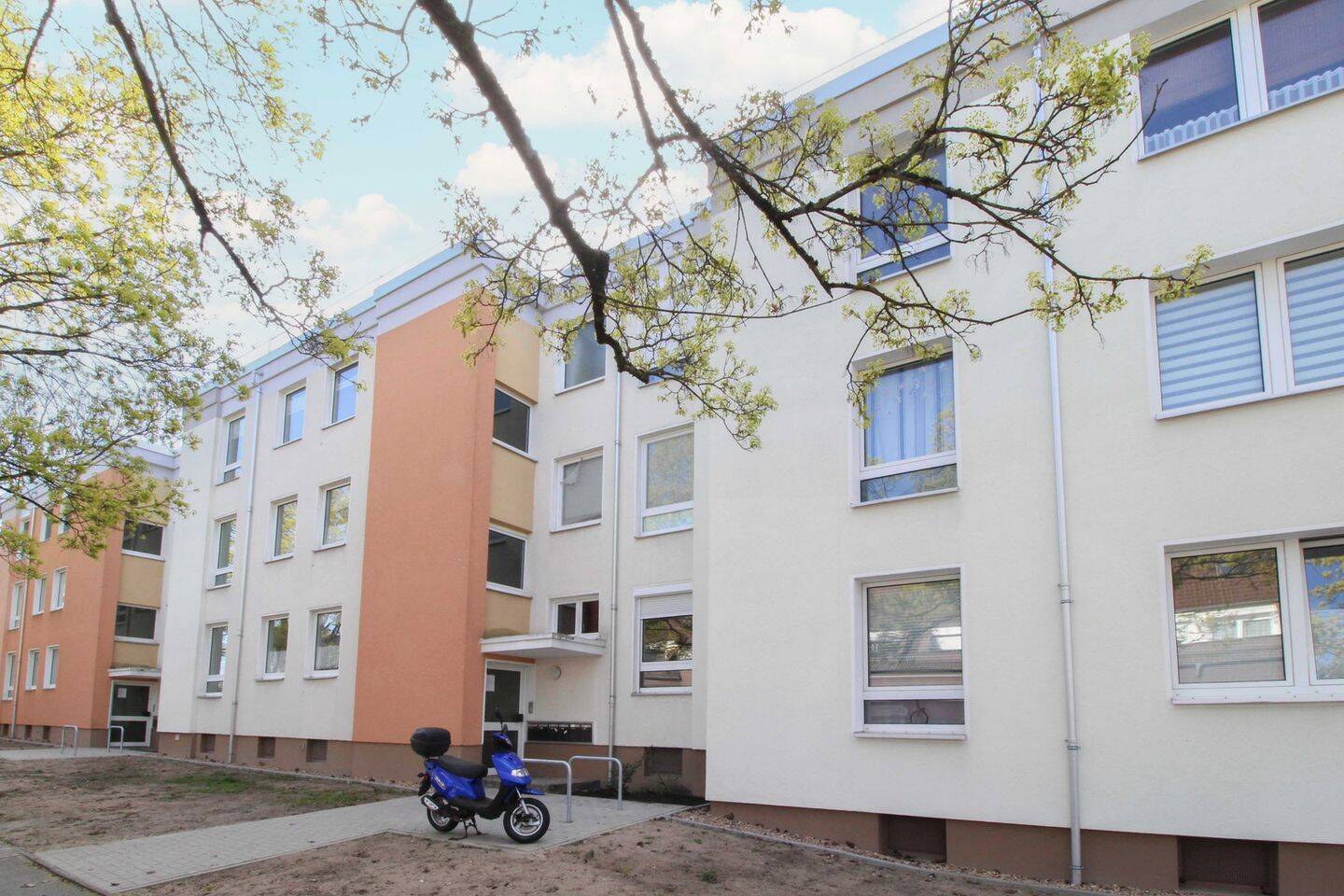 Vielfältige Möglichkeiten: Gestaltbare Erdgeschosswhg. in urbaner Lage, 30916 Isernhagen