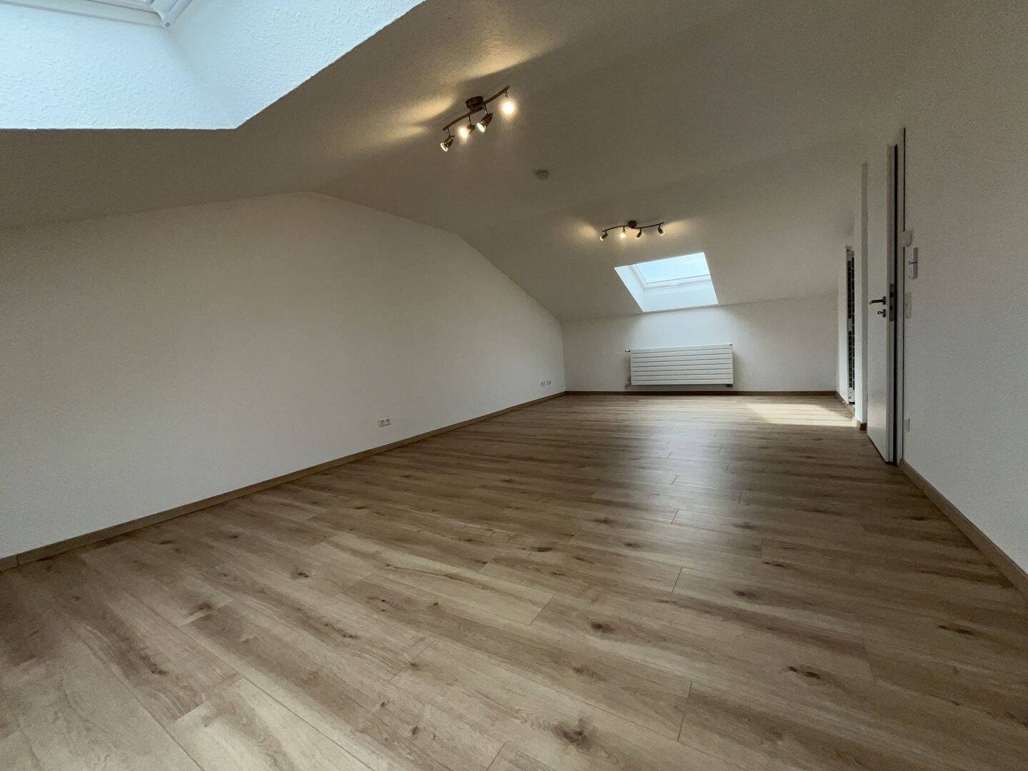 Großzügiges WG-Zimmer in KA-Daxlanden: Modernes Haus, Garten & tolle Gemeinschaft, 76189 Karlsruhe (Daxlanden Grünwinkel Knielingen Mühlburg Oberreut)