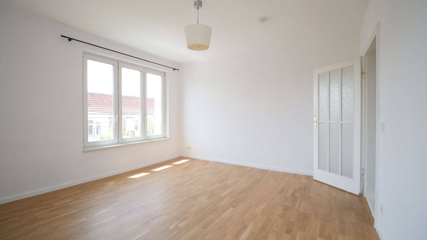 Hell & sympathisch: Wohnung: mitten im Fanninger-Kiez, 10365 Berlin (Lichtenberg Hohenschönhausen Kleingartenanlage Weiße Taube Lichtenberg)