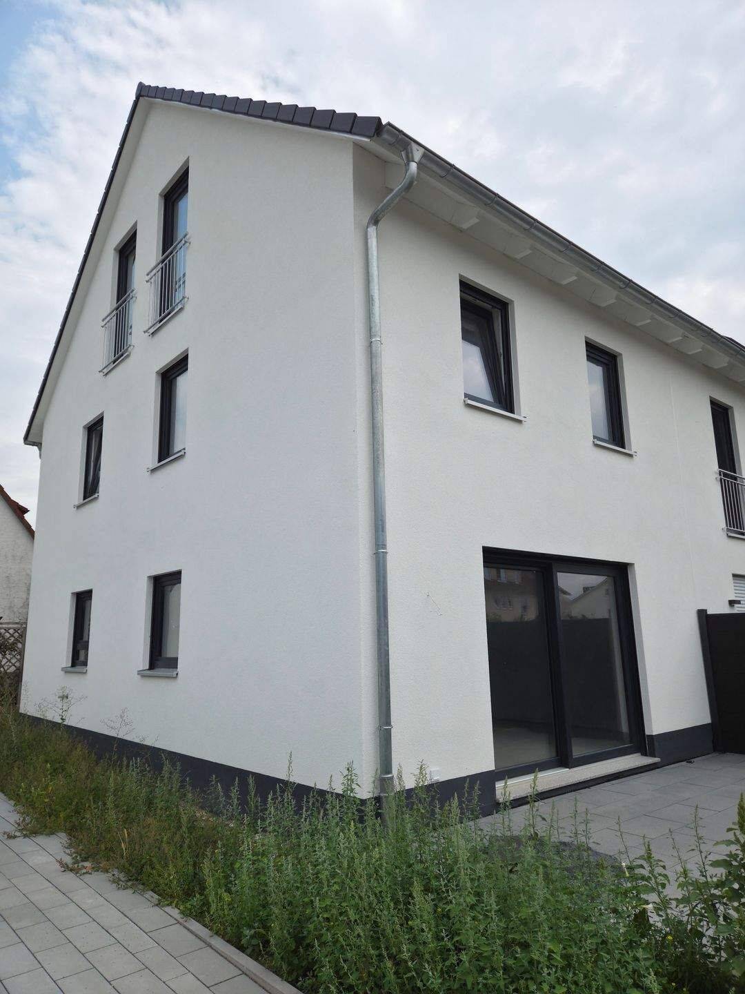 Langensendelbach: Neubau-Reihenendhaus, nie bewohnt – provisionsfrei, 91094 Langensendelbach