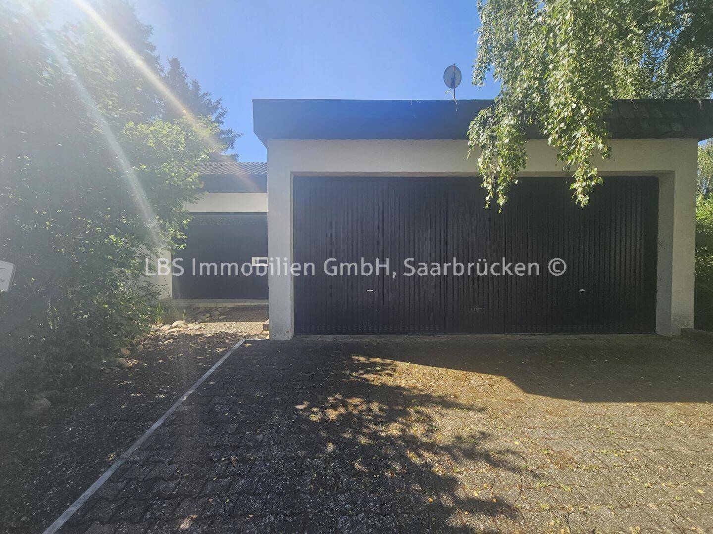 Architektenhaus mit Galerie, Atriumcharakter und parkähnlichem Grundstück in begehrter Wohnlage, 66125 Saarbrücken