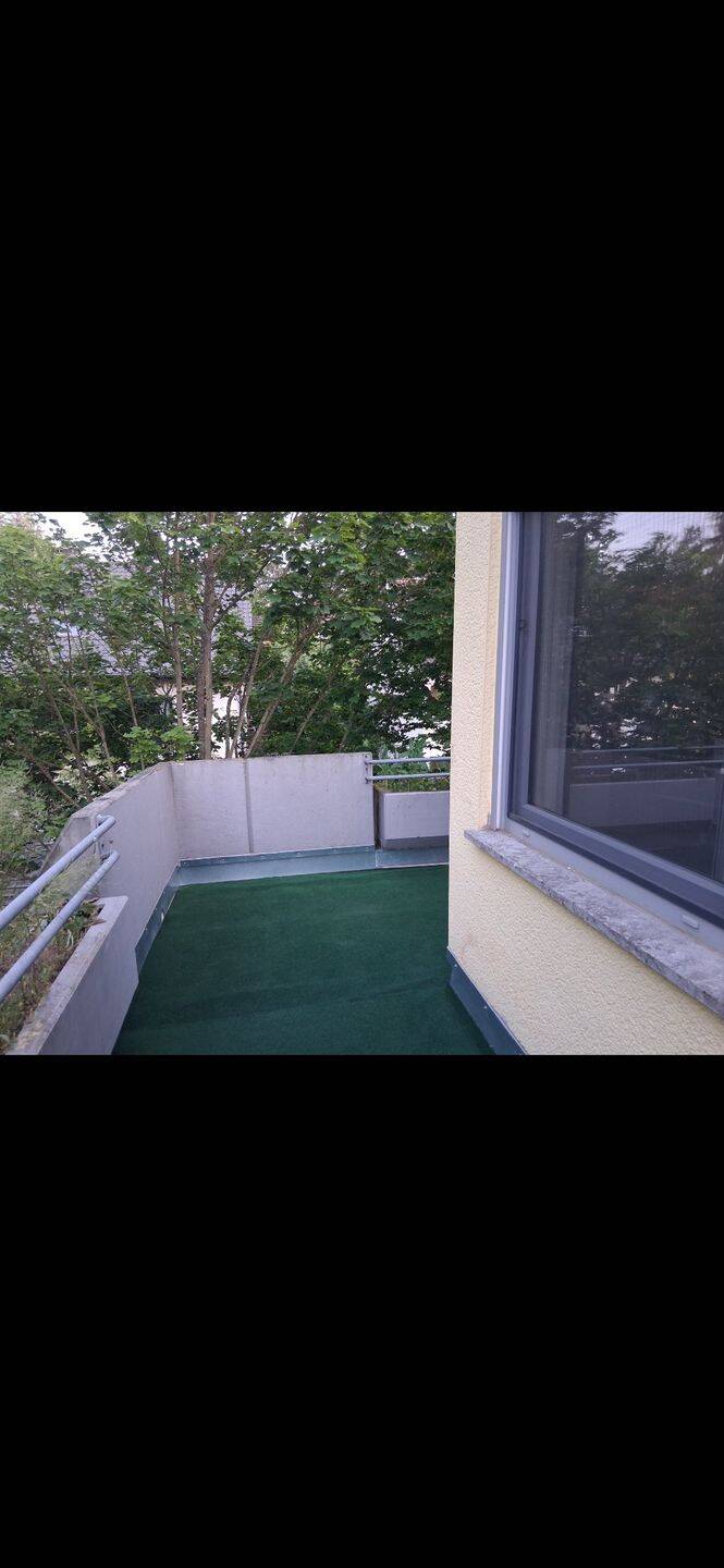 Helle, gut geschnittene 2-Zi-Whg mit großem Balkon, Weitsicht und TG-Stpl., 97218 Gerbrunn