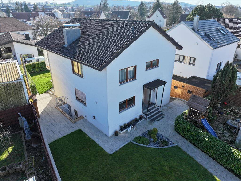 Saniertes und top gepflegtes Einfamilienhaus auf ca. 678 Qm Grundstück zum Kauf in 74211 Leingarten, 74211 Leingarten