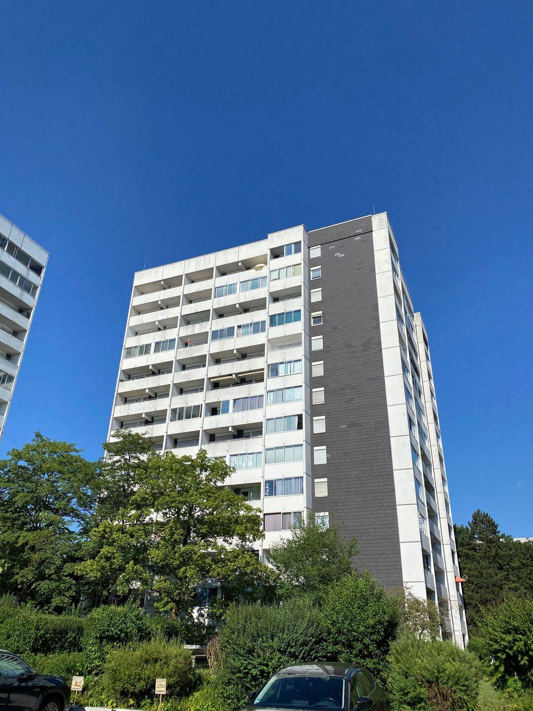 ERSTBEZUG NACH SANIERUNG – 2-Zi.-Wohnung mit Weitblick in Augsburg, 86161 Augsburg (Herrenbach Hochfeld Innenstadt Spickel Universitätsviertel)