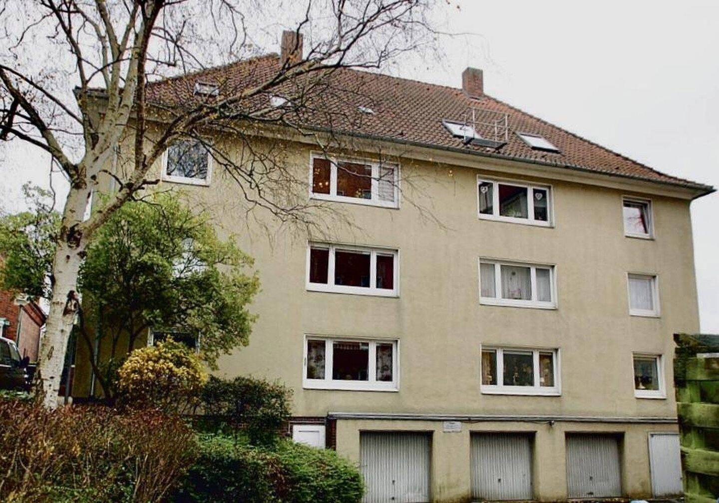 Gepflegte Dachgeschosswohnung mit Einbauküche – ideal für Paare, Singles oder als WG, 27576 Bremerhaven (Lehe Mitte)