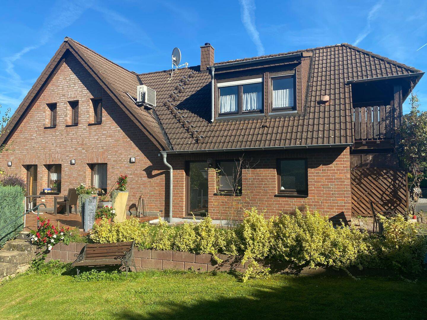 Schickes Ein-/Zweifamilienhaus in wunderbarer Lage von 52372 Kreuzau-Obermaubach, 52372 Kreuzau