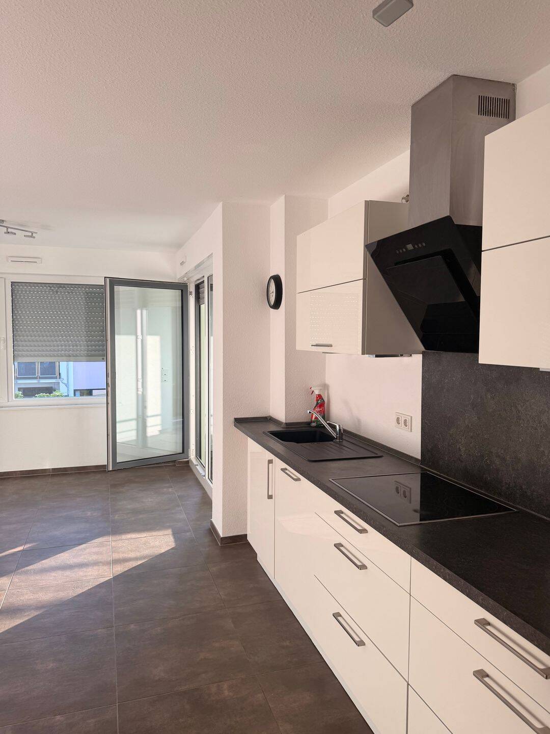 Moderne 2-Zimmer-Wohnung mit Balkon und schönem Ausblick in Trier – 54294 Trier – Bild 1 von 1
