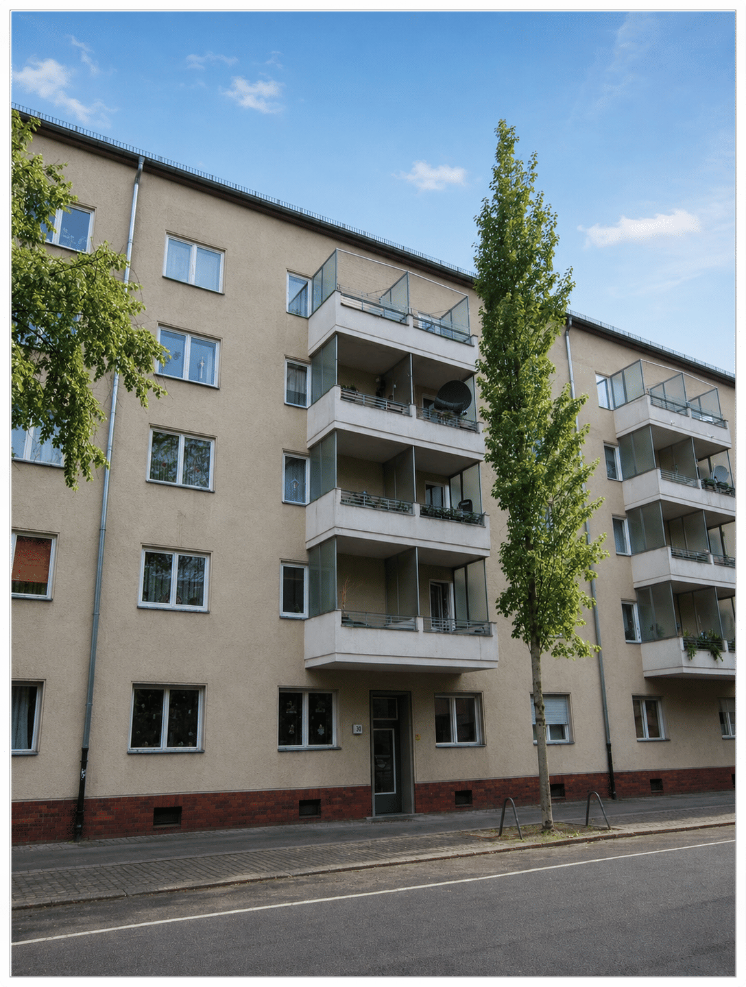 Bezugsfreie 3-Zimmer-Eigentumswohnung mit Balkon, Stellplatz und grünem Innenhof, 10589 Berlin (Charlottenburg-Wilmersdorf Charlottenburg Kolonie Gerickes Hof)