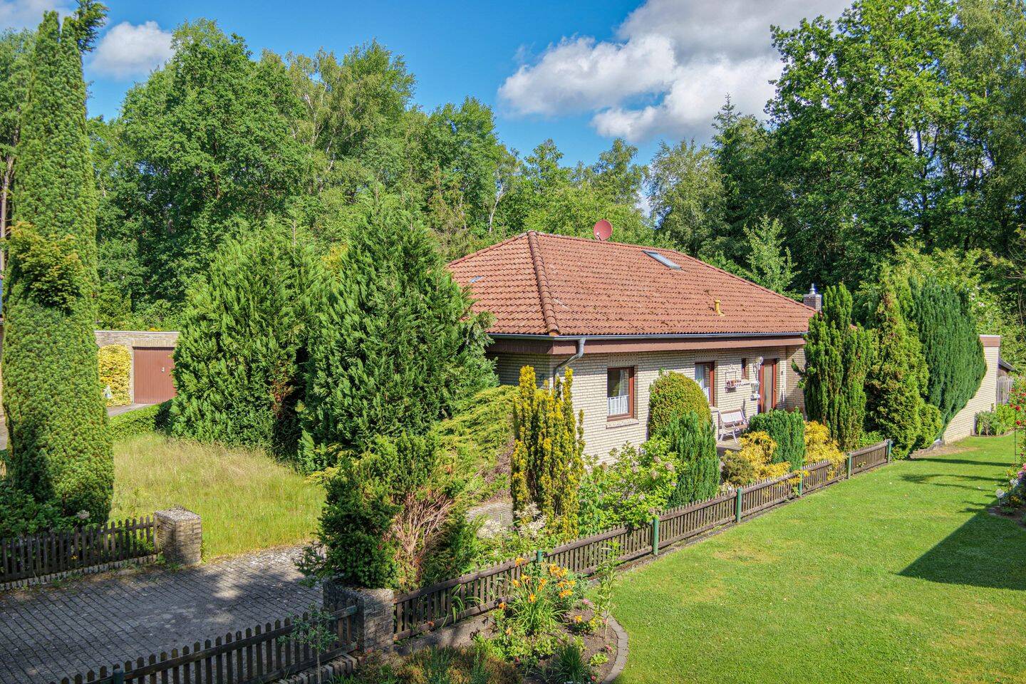 Winkelbungalow – Idylle mit Kamin & Garage am Flüggenhofsee**, 29633 Munster