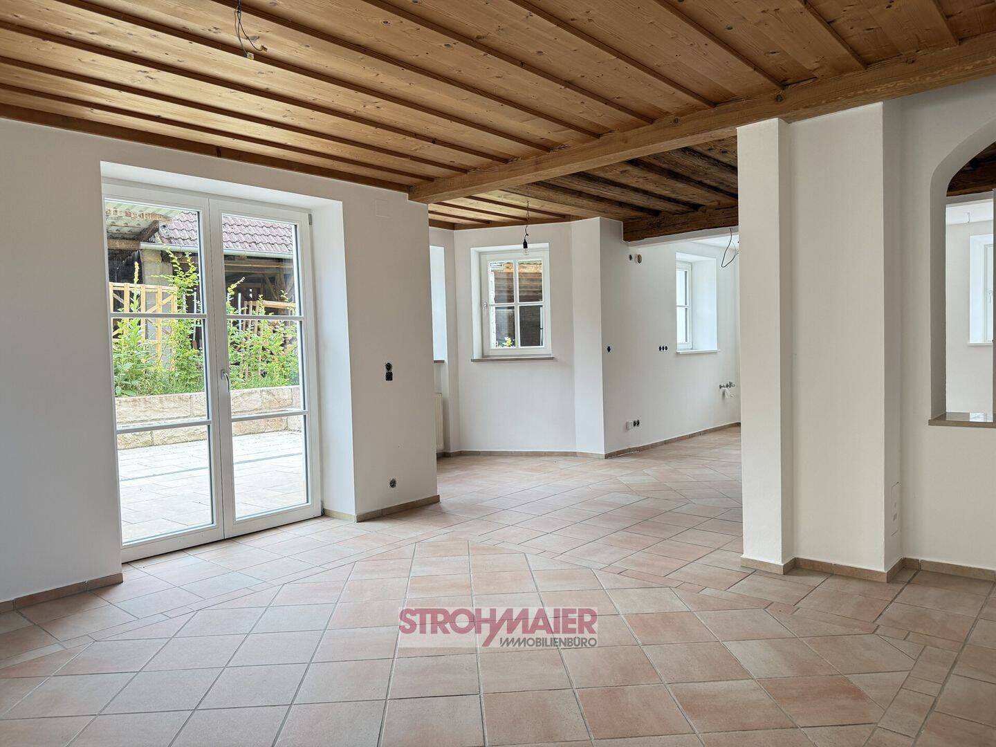 Erstbezug nach Sanierung: 5-Zimmer-Wohnung mit Terrasse über zwei Etagen, 91238 Engelthal