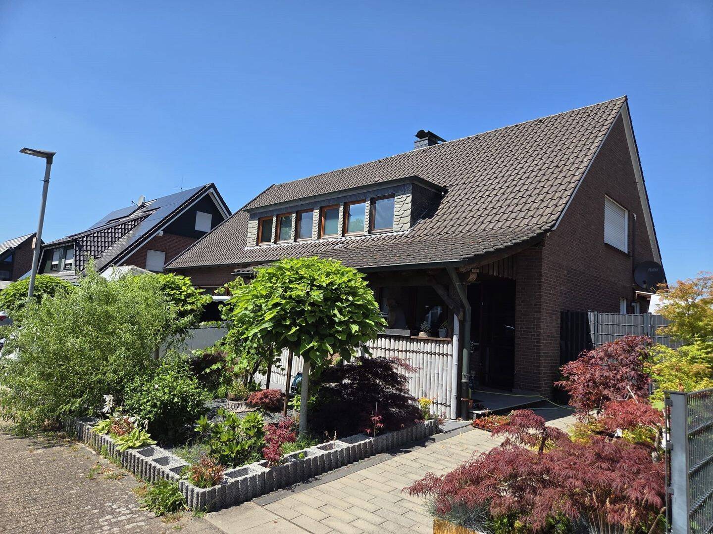 Haus mit drei Einheiten & großzügigem Grundstück, 46399 Bocholt