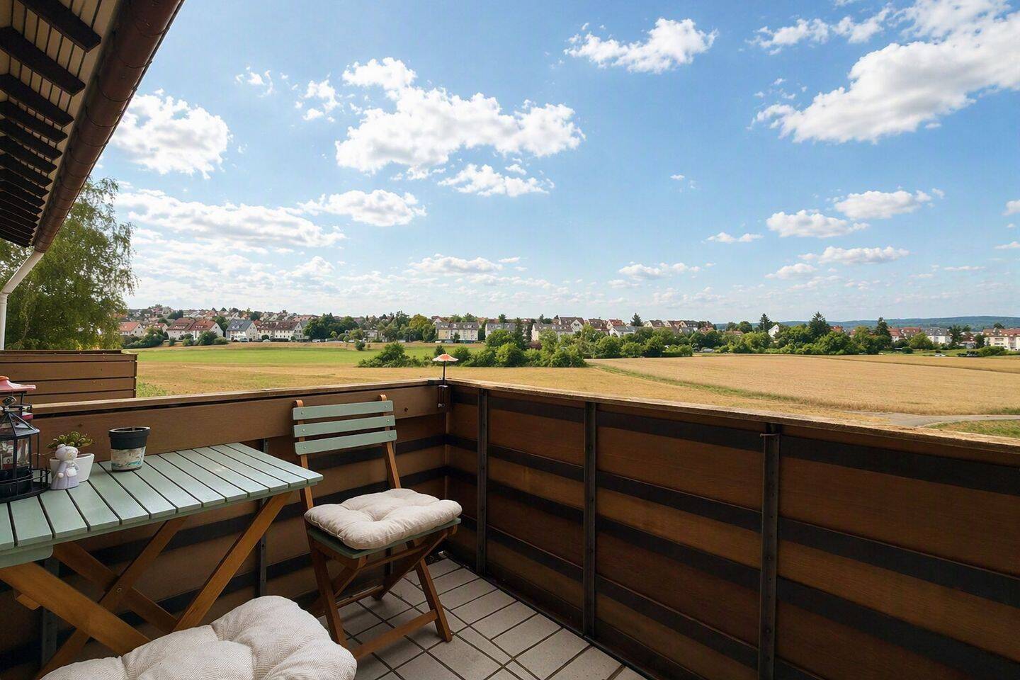 Wohnen mit Weitblick – Helle 3-Zimmer-Wohnung mit Süd-Balkon und Garage, 70499 Stuttgart
