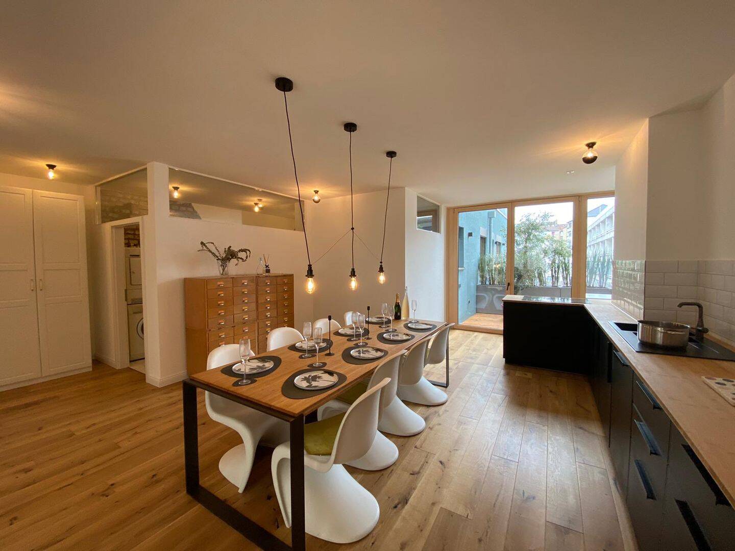 Großzügige 3,5-Zimmer-Wohnung direkt am Japanischen Viertel, 40210 Düsseldorf (Friedrichstadt Stadtmitte)