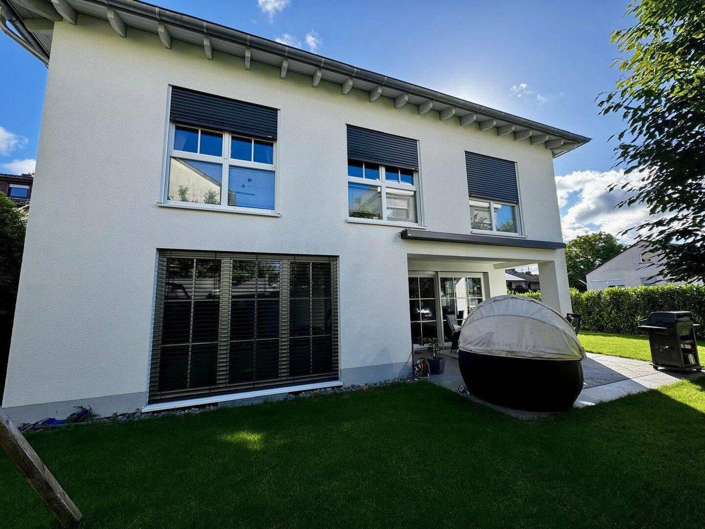 Familienidylle auf höchstem Niveau – Luxusvilla mit Premium-Ausstattung in Hofheim, 65719 Hofheim am Taunus
