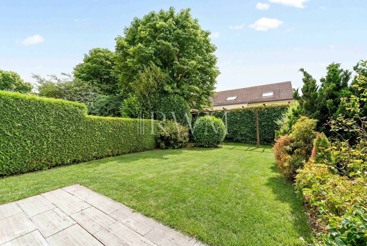 Großzügige 3,5-Zimmer-Wohnung mit traumhaftem Garten, Terrasse und TG-Stellplatz, 70619 Stuttgart (Heumaden Lederberg Riedenberg Sillenbuch)