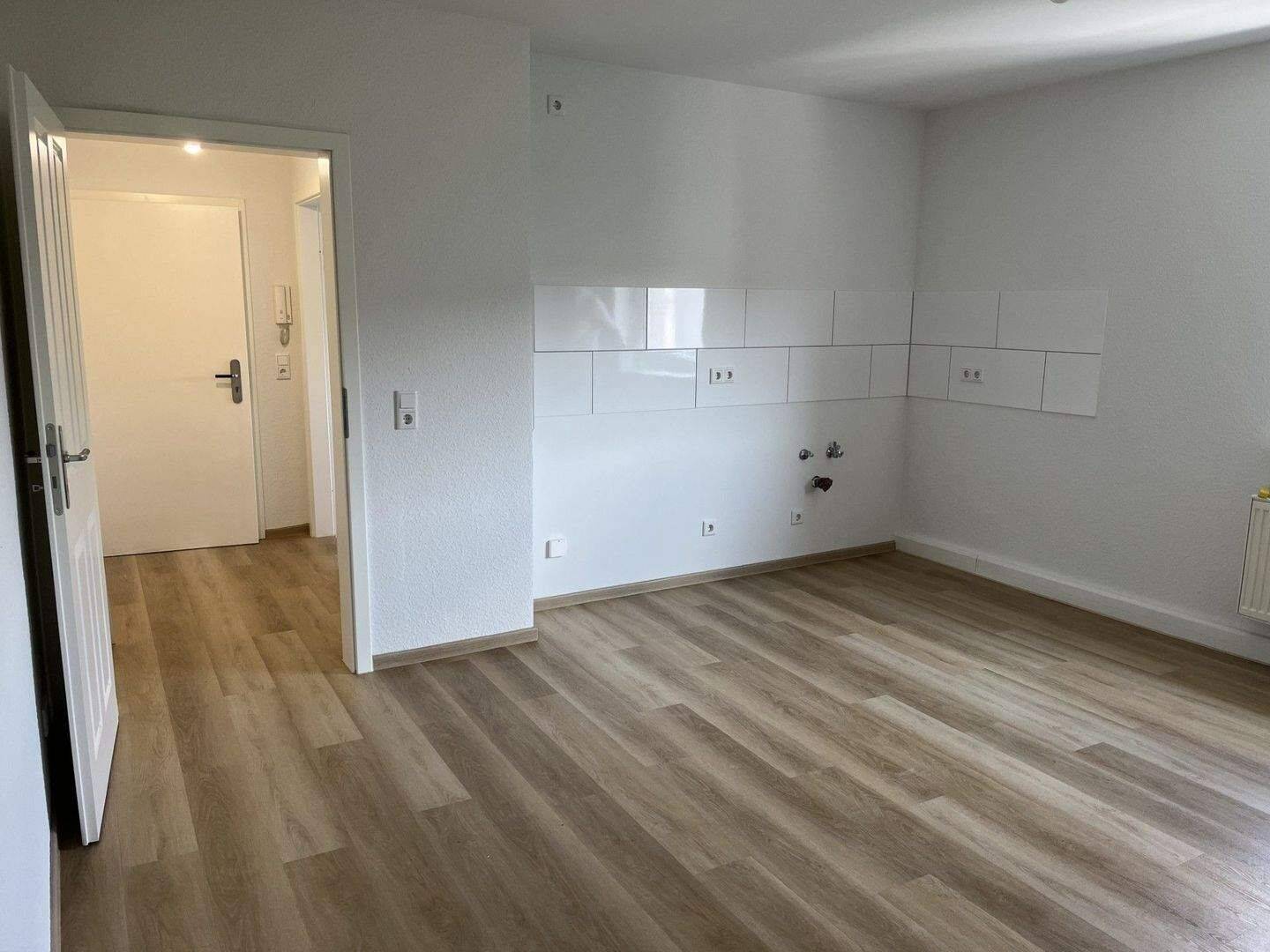 Modern,saniert,schön! 1 Zimmer Whg + K+D+B in ruhiger Wohnlage, 47057 Duisburg (Dellviertel Hochfeld Neudorf-Nord Neudorf-Süd)