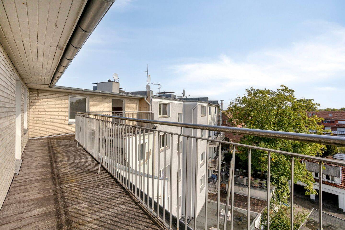 Exklusive 4-Zimmer-Wohnung mit zwei 12 Meter langen Balkonen und traumhaftem Ausblick, 45329 Essen (Altenessen-Nord Karnap Vogelheim)