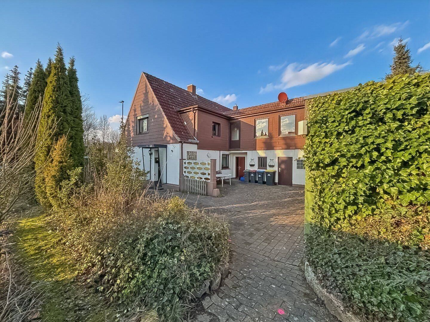 Modernisierungsbedürftige Doppelhaushälfte in zentrumsnaher Lage von Eutin, 23701 Eutin