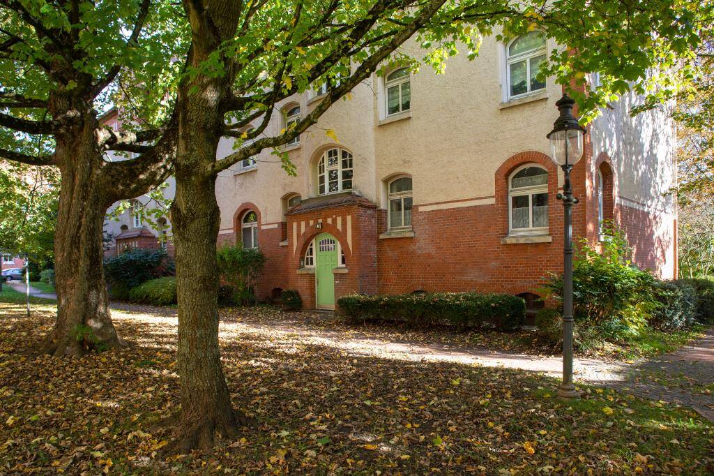 Gemütliche 2-Zimmer-Altbauwohnung in Kiel 55,98 m² auf der 1. Etage rechts, 24143 Kiel (Gaarden-Ost Gaarden-Süd)