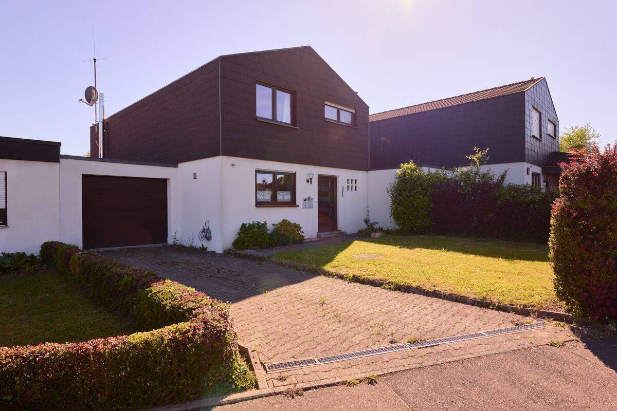 Familienfreundliches EFH mit Garten und Garage in schöner Lage, 73642 Plüderhausen