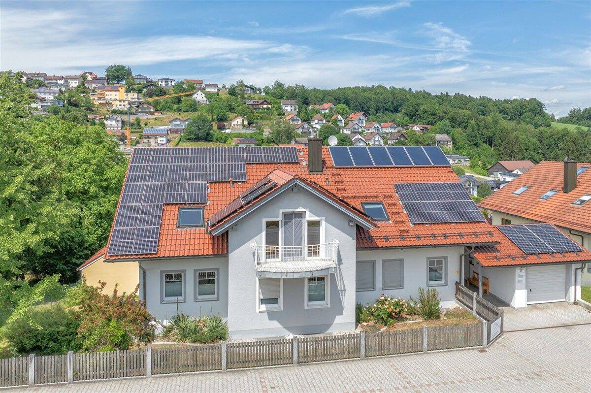 Hochwertige 5-Zi.-DG-Wohnung – Wohnen und gleichzeitig Vermögen aufbauen, 94538 Fürstenstein