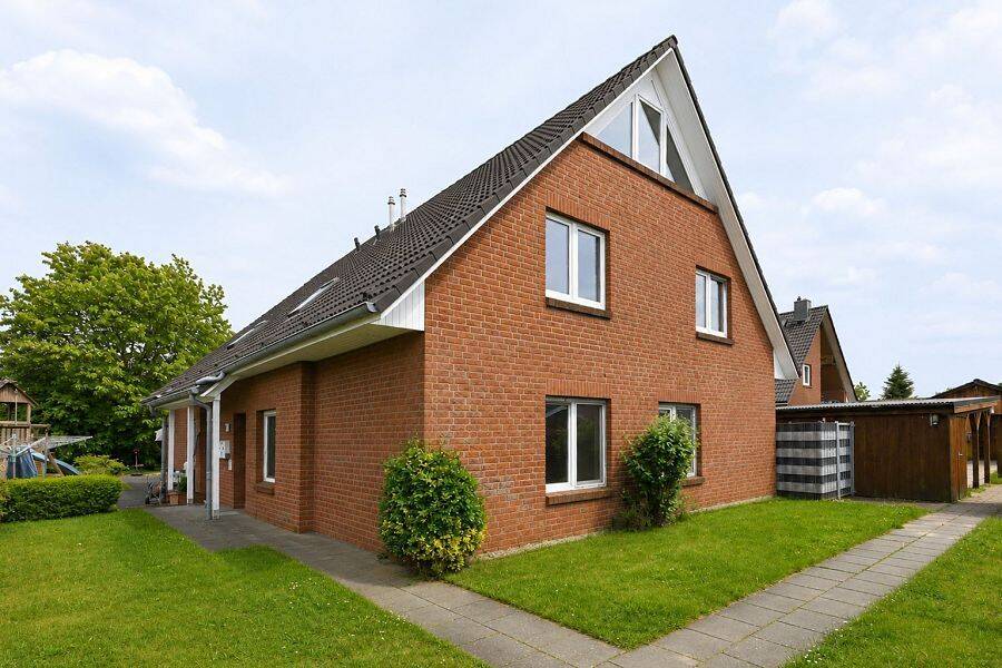 Familienhaus oder 2 Wohneinheiten | Gepflegte Doppelhaushälfte mit Garten & Balkon in Jork…, 21635 Jork