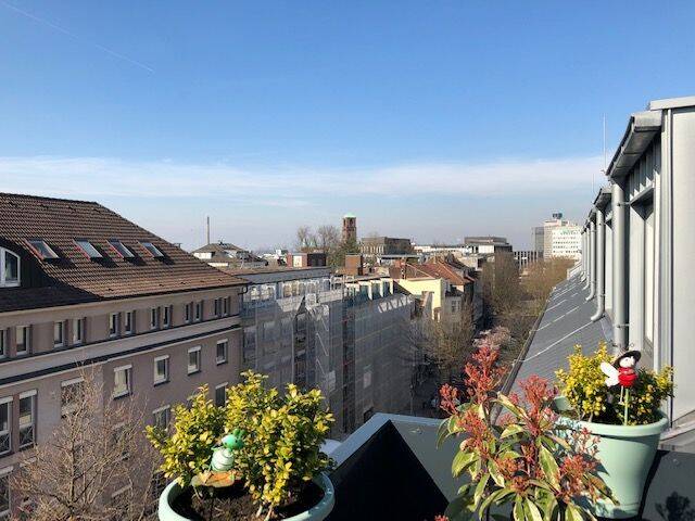 Schöne Dachgeschosswohnung mit tollem Weitblick in Rüttenscheid!, 45128 Essen (Südostviertel Südviertel)