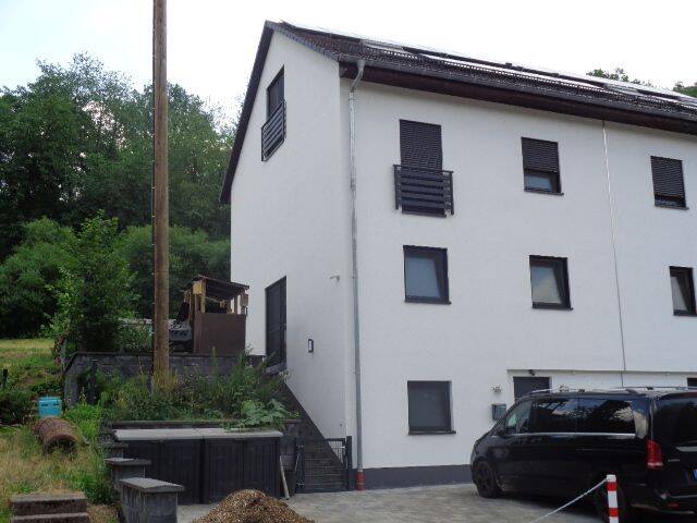 Elsenfeld- Schippach: Neuwertige Doppelhaushälfte mit hochwertiger Ausstattung, 63820 Elsenfeld