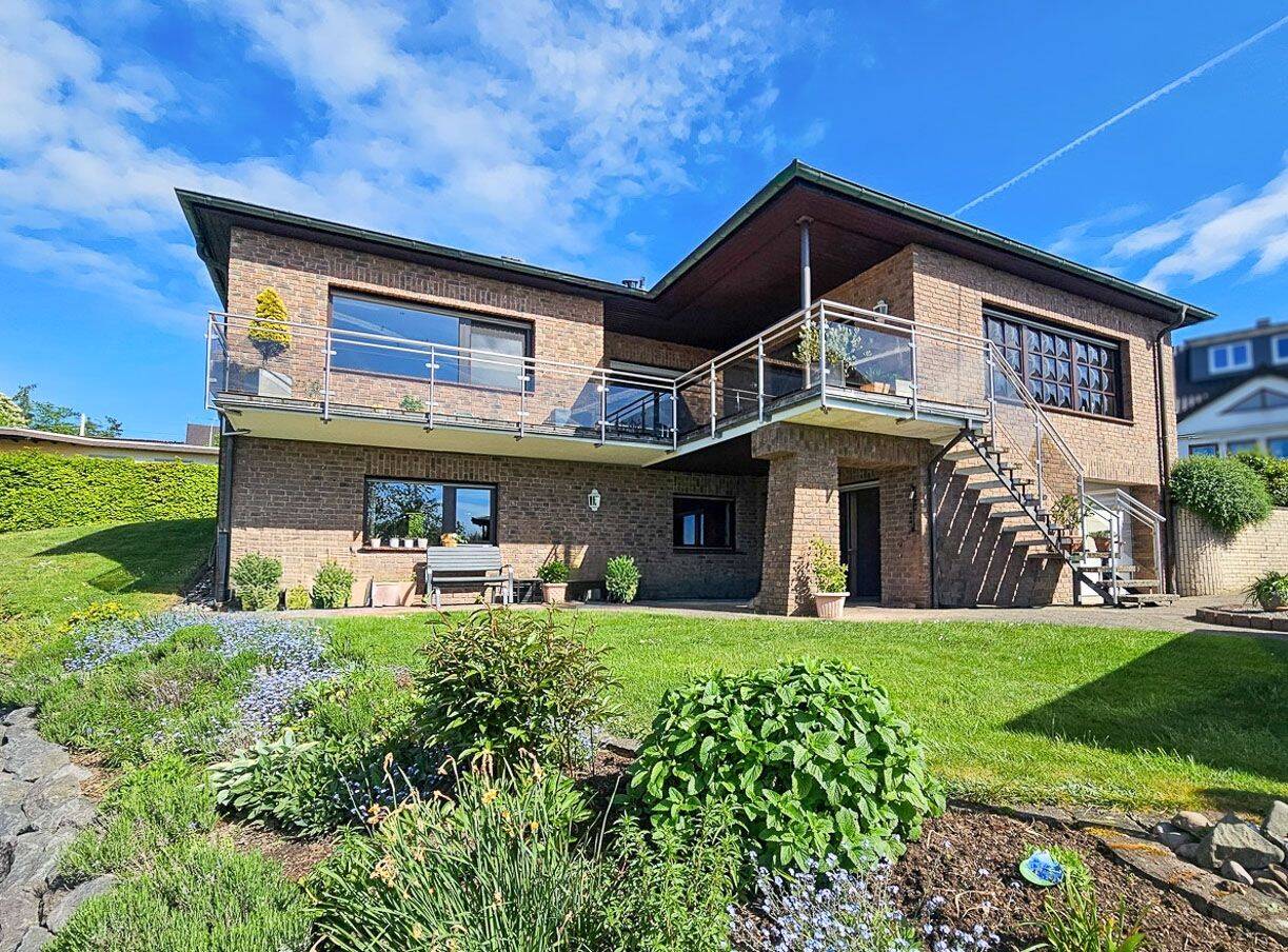 Gepflegter Winkelbungalow mit möglicher ELW in ruhiger Höhenlage. Ca. 10 Min. Linz/Rhein., 53577 Neustadt (Wied)