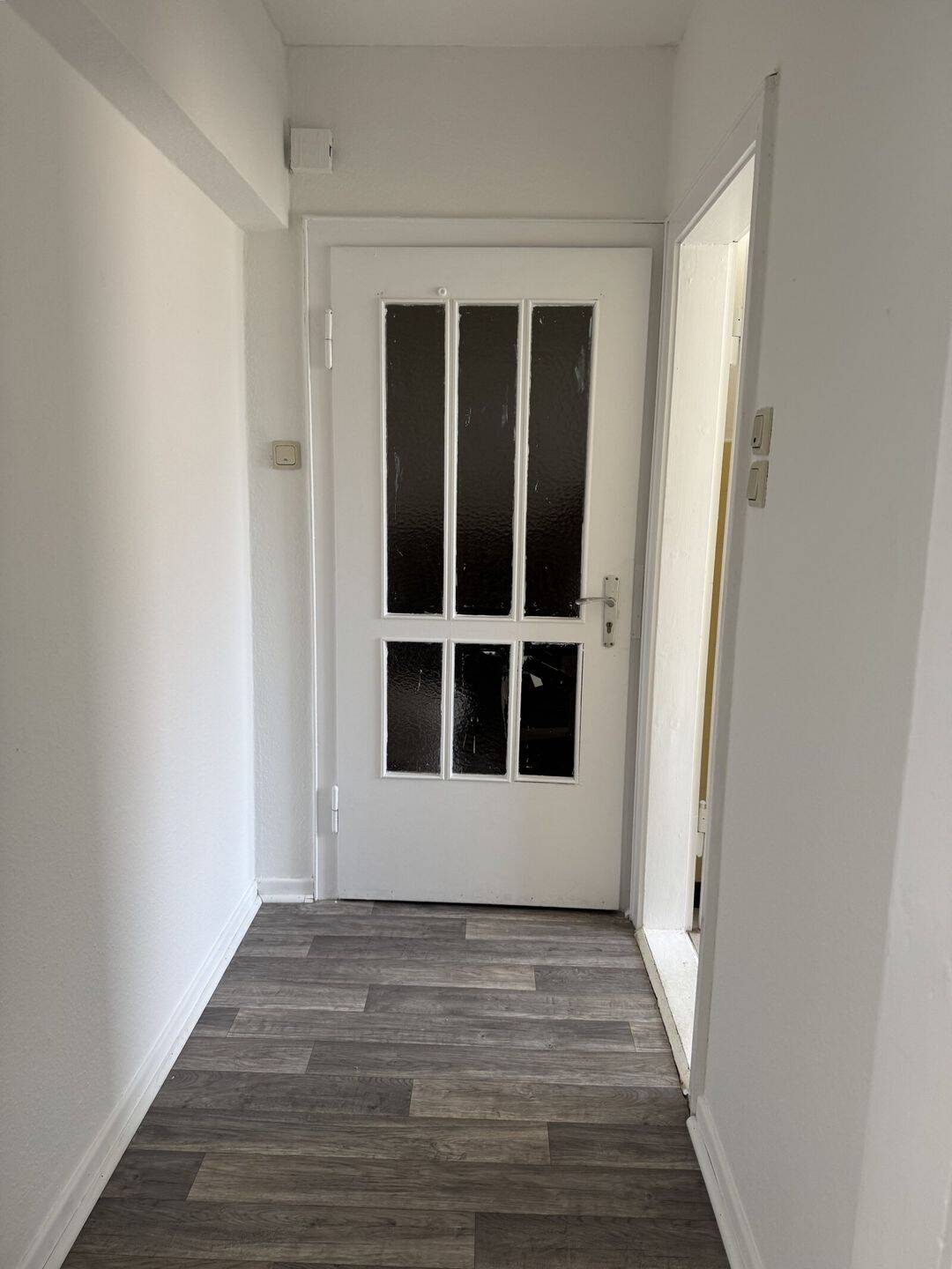 Gemütliche 2 Zimmer Wohnung mit Balkon, 26725 Emden