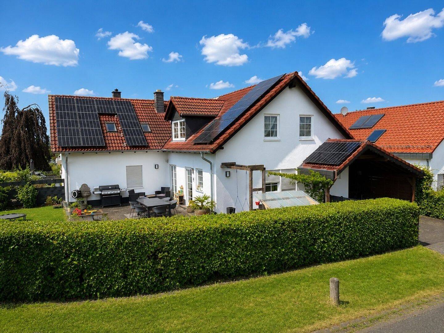 Ein- oder Zweifamilienhaus in beliebter Lage mit Photovoltaik und Pool *ProvisionsFREI, 53773 Hennef (Sieg)