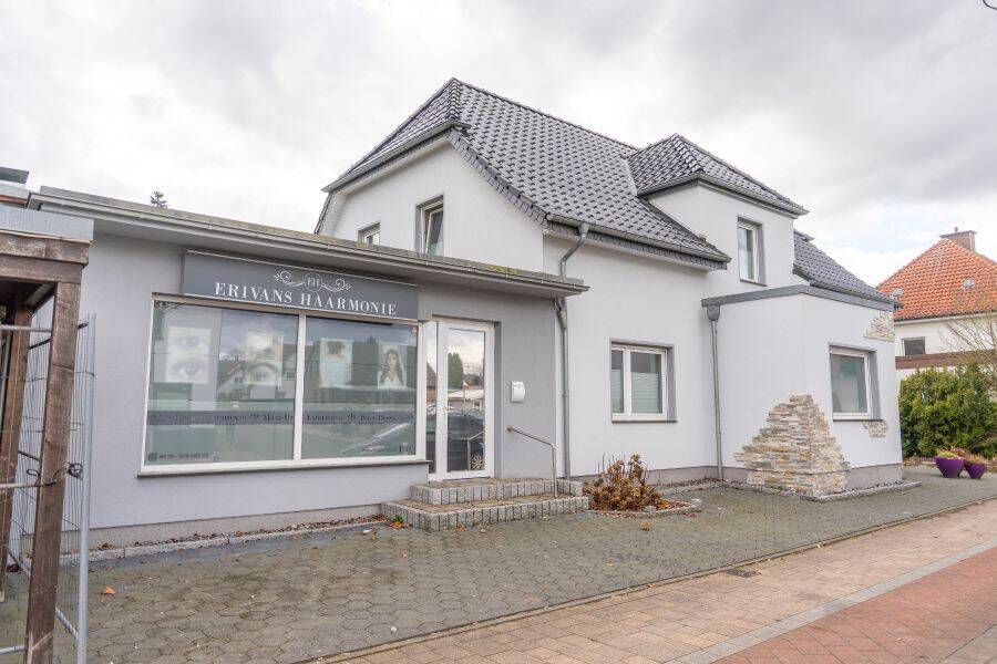 Provisionsfrei* Geräumiges, zentralgelegenes 6-Zimmer Einfamilienhaus mit Gewerbeeinheit in Eilshausen, 32120 Hiddenhausen
