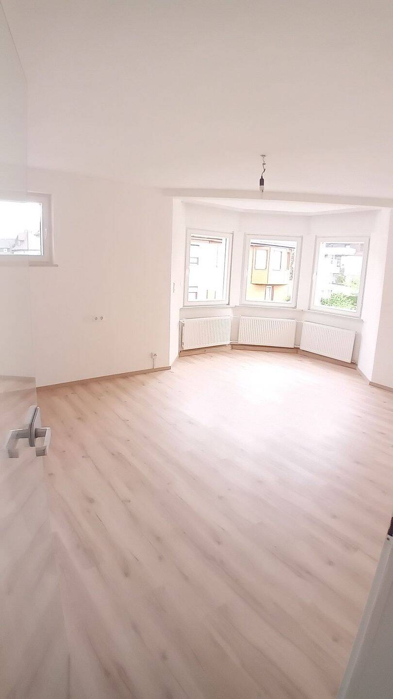 88m² kernsanierte Mietwohnung in ruhiger Lage, 3 Zimmer 25m² Balkon, 78054 Villingen-Schwenningen