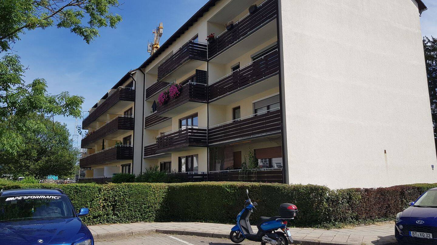 1 Zimmer mit großem Balkon, 95448 Bayreuth