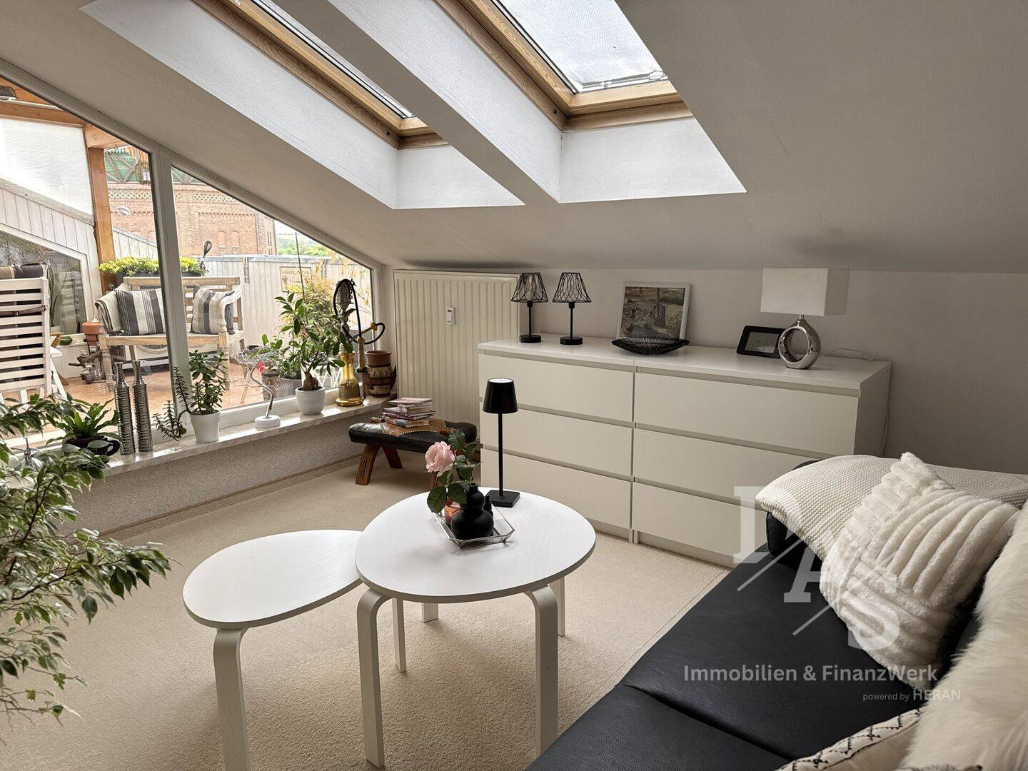 Stilvolle Maisonettewohnung mit Dachterrasse in Staßfurt, 39418 Staßfurt