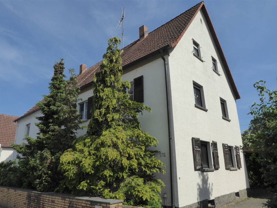 Gemütlich wohnen im Grünen – Doppelhaushälfte mit Gartenidylle und Carport!, 63814 Mainaschaff