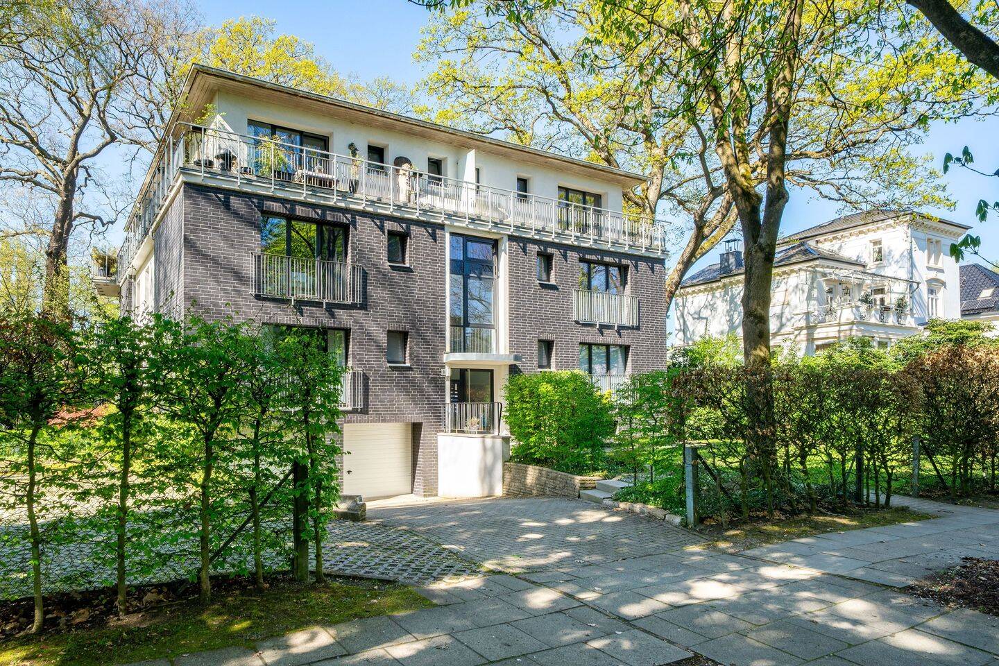 Grüne Oase in zentraler Lage mit eigenem Gartenanteil und Tiefgarage, 22043 Hamburg (Wandsbek Jenfeld Marienthal Tonndorf)