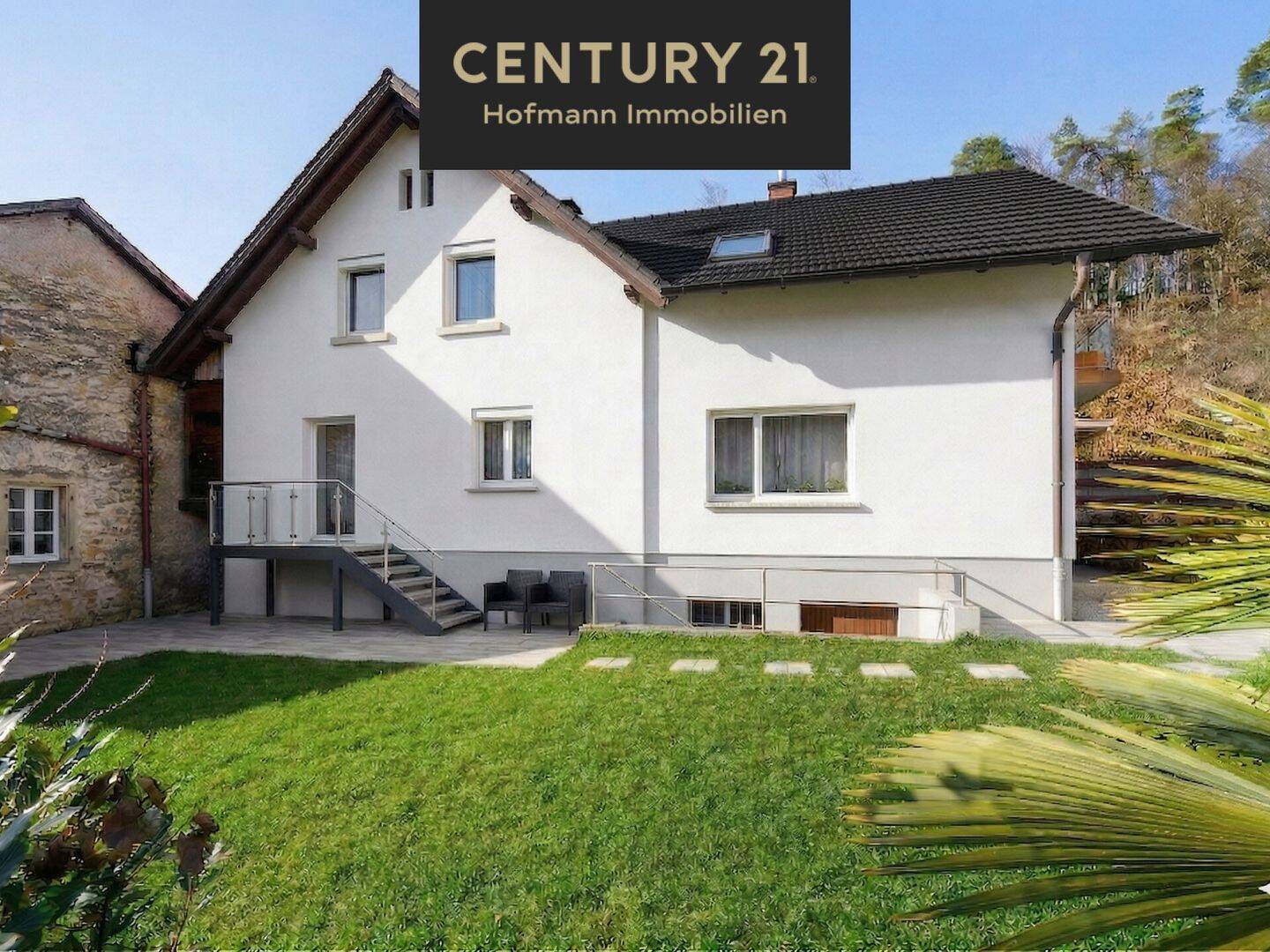 Einladendes Einfamilienhaus in Wehr –  2xEBK, 2 Bäder, Balkon und familienfreundlicher Garten, 79664 Wehr