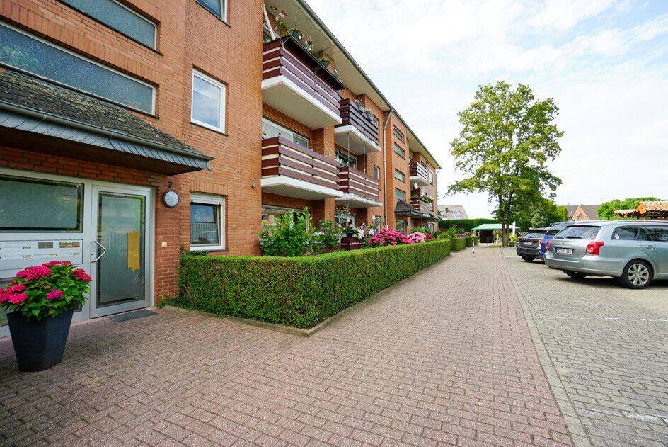 Rheinberg-Borth: Moderne Eigentumswohnung mit Balkon