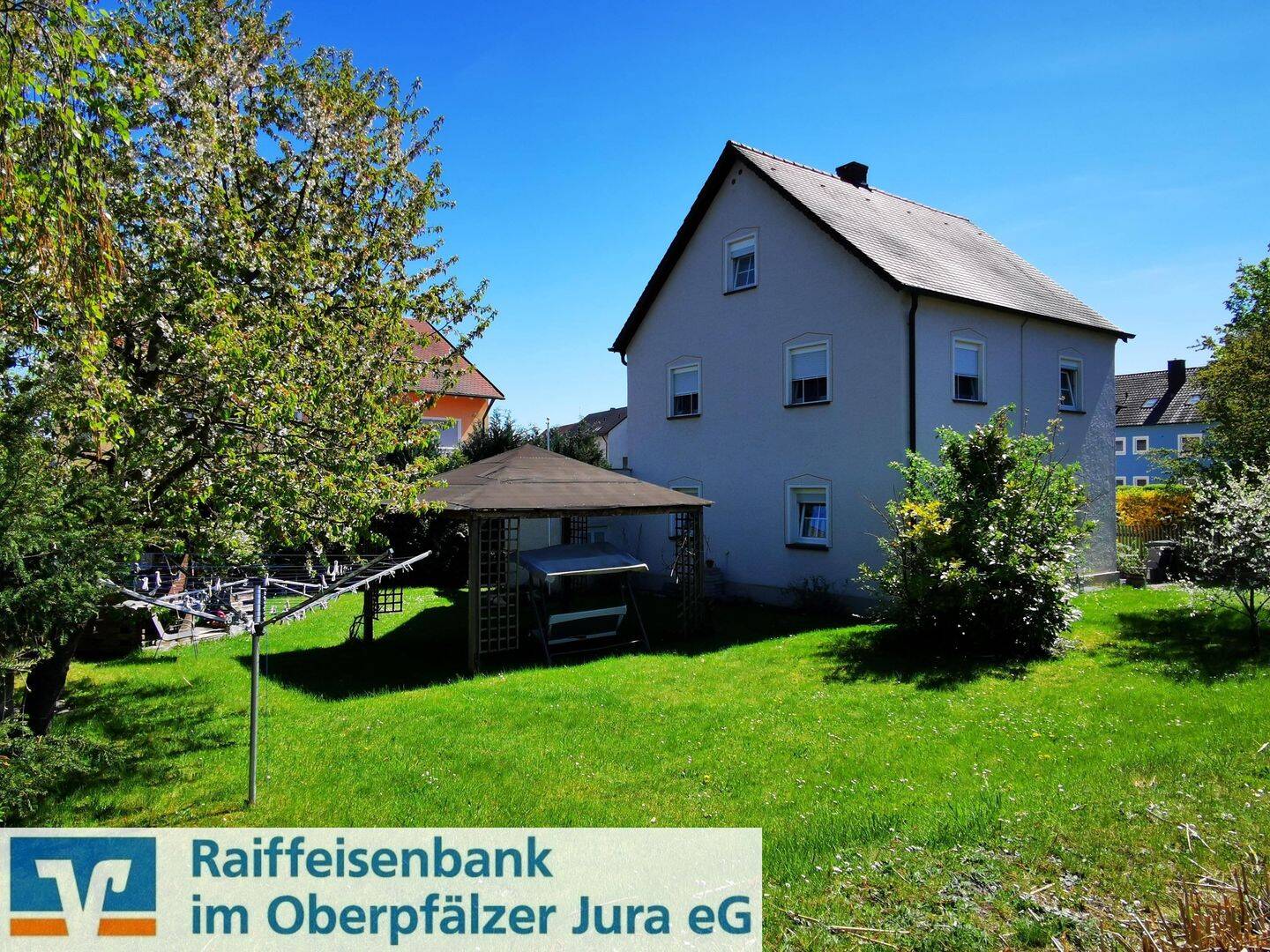 Ihr neues Zuhause in Zeitlarn – top gepflegtes Einfamilienhaus mit Gartenidylle und viel Platz!, 93197 Zeitlarn