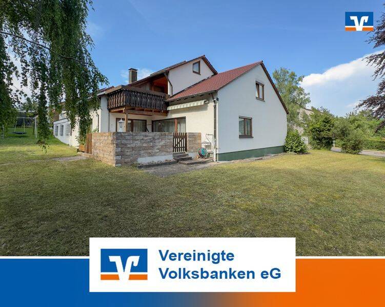 Freistehendes Einfamilienhaus mit großem Grundstück und Anbau, 72800 Eningen unter Achalm