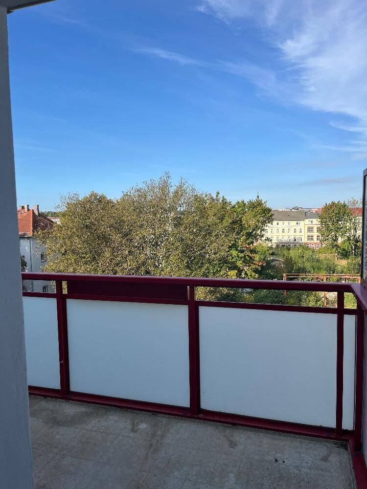 3 Raum Wohnung in ruhiger Lage 1. OG rechts mit großem sonnigen Balkon, 9599 Freiberg
